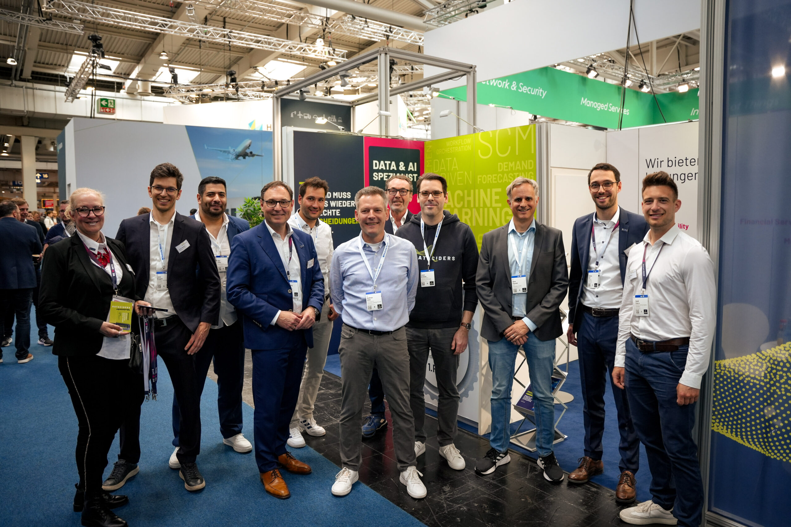 Gruppenbild der Dataciders-Kollegen auf der Hannover-Messe 2025