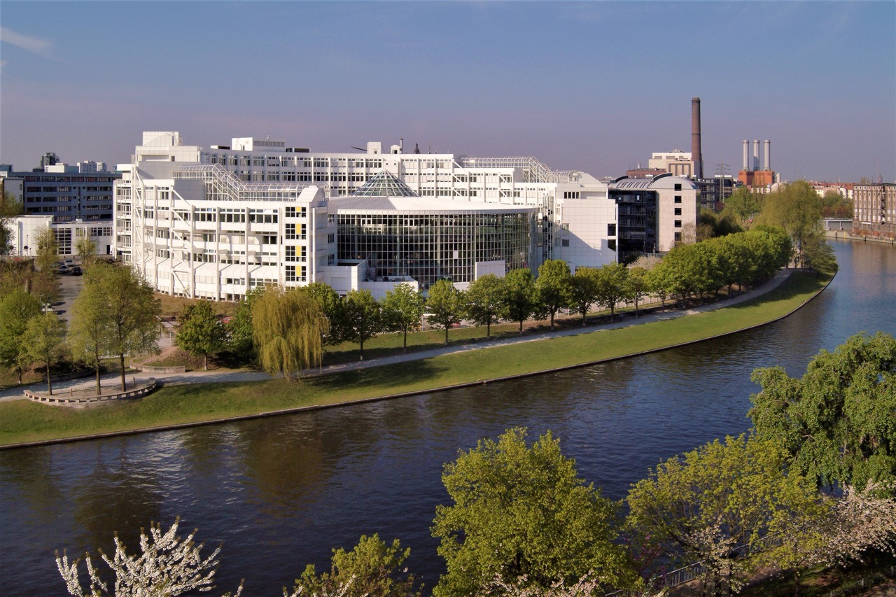 Bild des Gebäudes des Produktionstechnischen Zentrums (PTZ) Berlin als Veranstaltungsort für die PTK 2025.